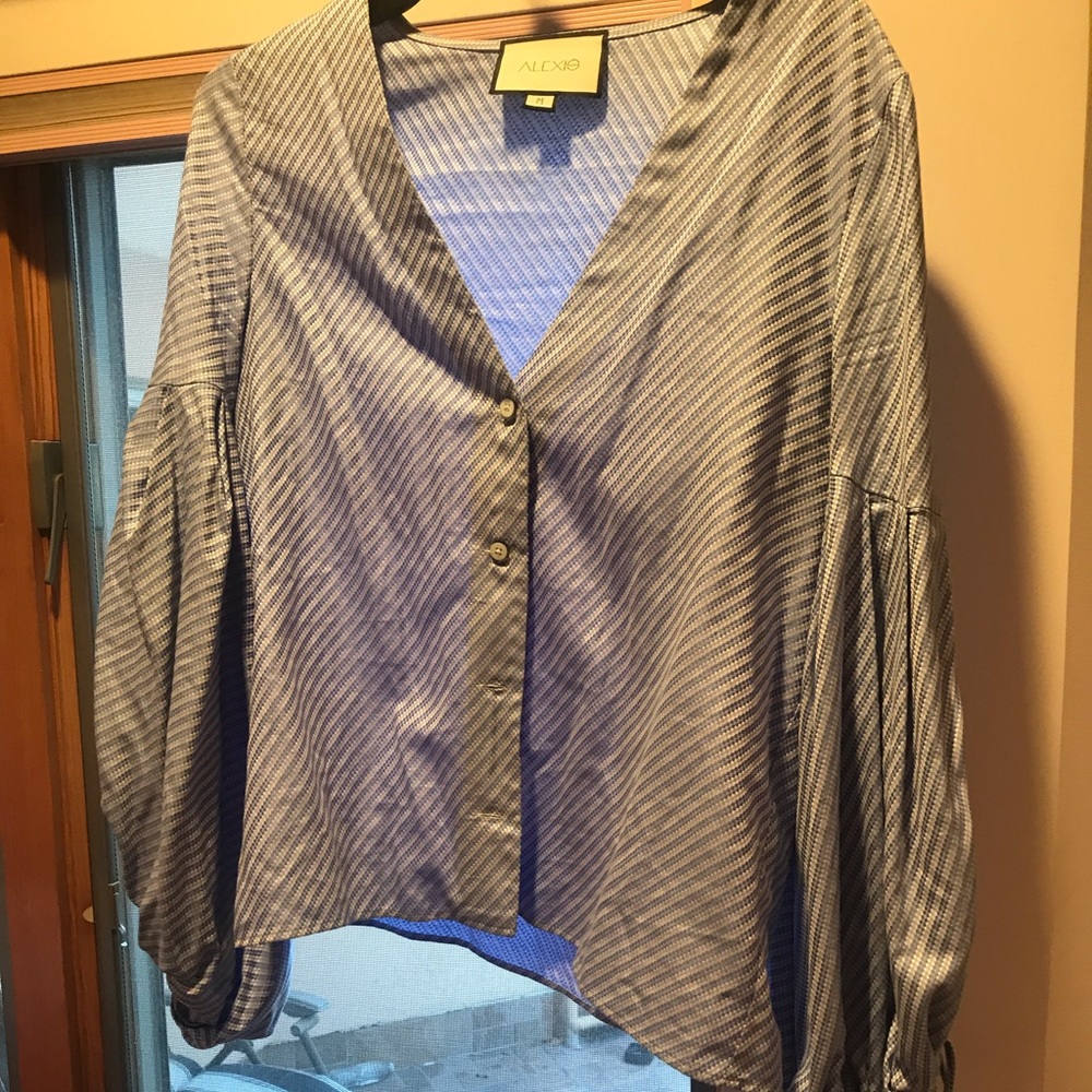 Alexie Size M Button Down Top With Flared Arms - image 1